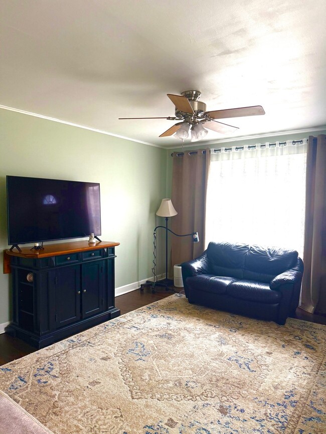 24 Johnathan Rd in Lake Zurich, IL - Building Photo - Building Photo