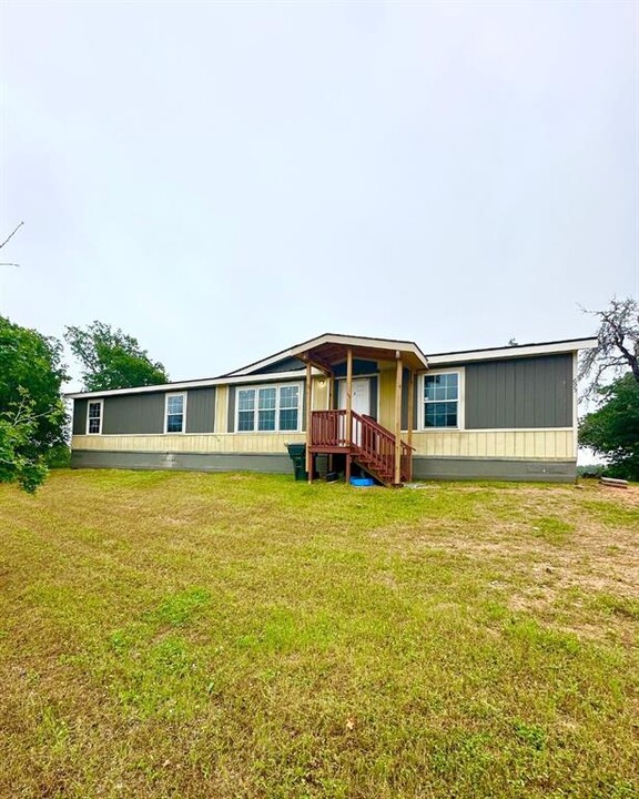 695 FM1209 in Bastrop, TX - Building Photo