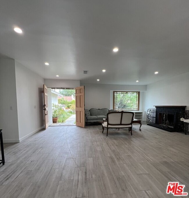 30872 Janlor Dr in Westlake Village, CA - Building Photo - Building Photo