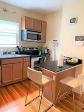 11 Burnside Ave, Unit 2 in Somerville, MA - Building Photo - Building Photo