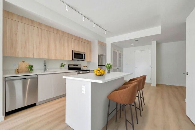 property at 1522 N J St