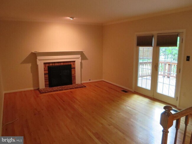 12729 Falcon Dr in Woodbridge, VA - Building Photo - Building Photo