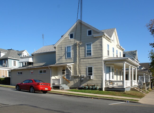 405 East St in Bloomsburg, PA - Building Photo - Building Photo