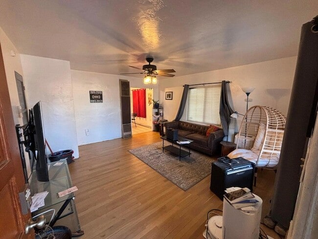 825 Palomas Dr SE in Albuquerque, NM - Building Photo - Building Photo