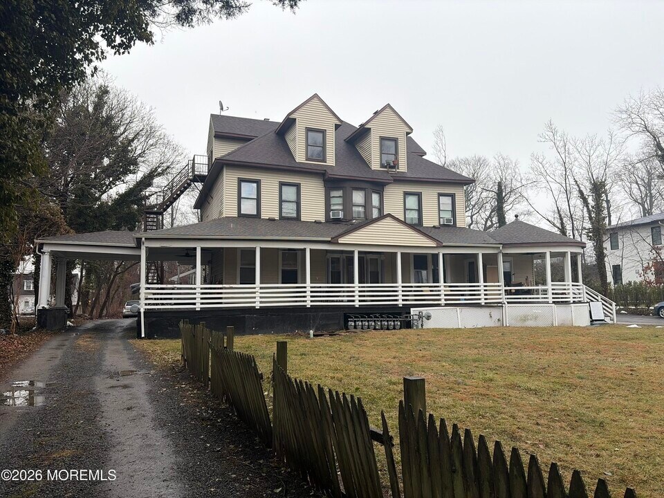 655 Westwood Ave in Long Branch, NJ - Building Photo