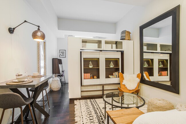 111 Fulton St in New York, NY - Building Photo - Building Photo