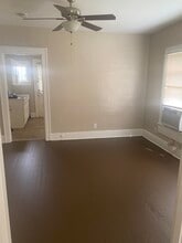 2209 Crittenden Dr, Unit #3 in Louisville, KY - Foto de edificio - Building Photo