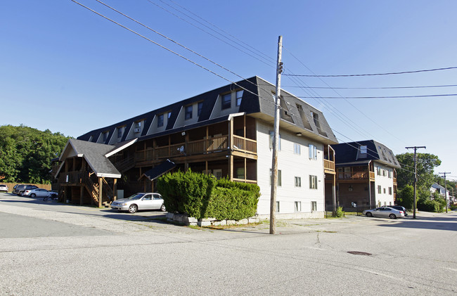 Southwood Court Townhouses in Biddeford, ME - Foto de edificio - Building Photo