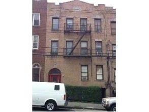 716 Penfield St in Bronx, NY - Building Photo - Building Photo