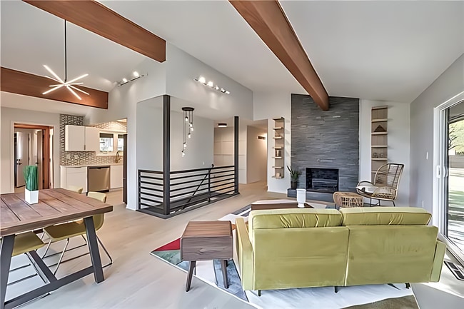 8717 W 104th St in Overland Park, KS - Building Photo - Building Photo