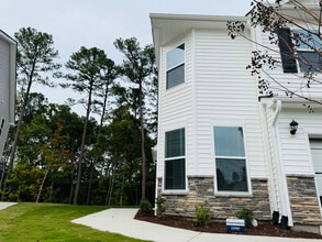 1919 Hinesley Dr in Durham, NC - Foto de edificio - Building Photo