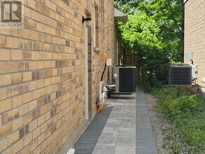 452 Britannia Ave E in Oshawa, ON - Building Photo - Building Photo