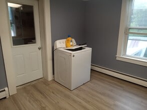 73 Elm St, Unit 4 in Malone, NY - Building Photo - Building Photo