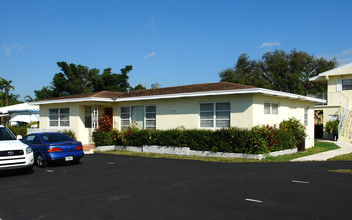 2525 Pierce St in Hollywood, FL - Building Photo - Building Photo