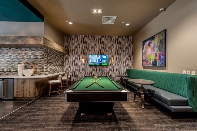 Cumberland on Church Apartments in Nashville, TN - Foto de edificio - Building Photo