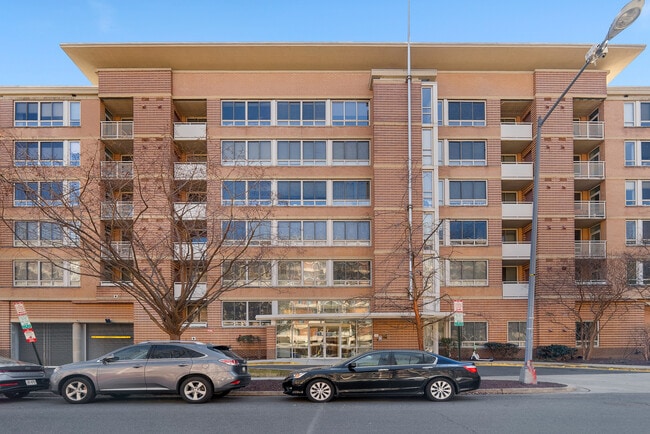 350 G St SW, Unit #N312 in Washington, DC - Building Photo - Building Photo