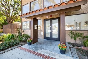 The Benezra Family Limited Partnership 2 LP in Reseda, CA - Building Photo