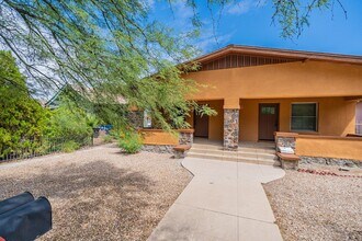 711-713 East 5th Street in Tucson, AZ - Foto de edificio - Building Photo
