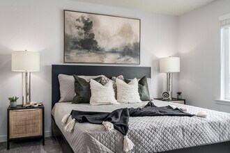 Railrunner Townhomes in Roy, UT - Foto de edificio - Building Photo