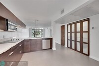 3503 Oaks Way in Pompano Beach, FL - Foto de edificio - Building Photo