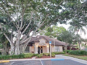 4581 W McNab Rd in Pompano Beach, FL - Building Photo - Building Photo