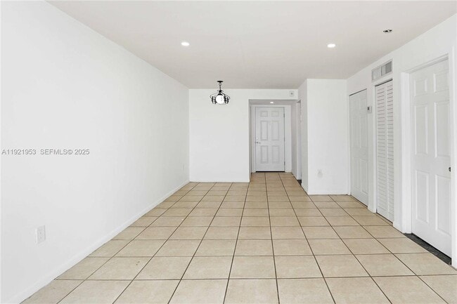 1225 West Ave in Miami Beach, FL - Building Photo - Building Photo