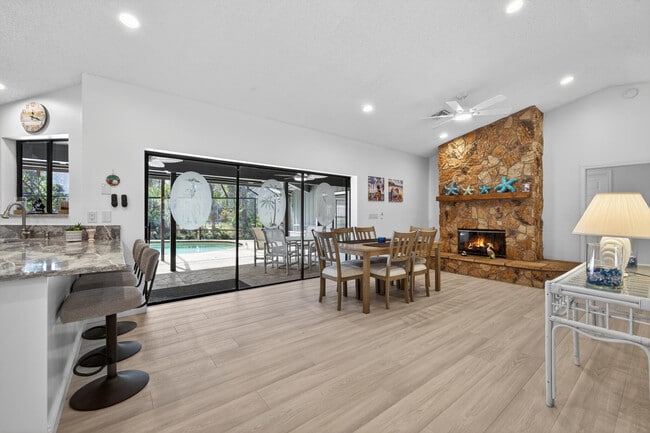 8166 155th Pl N in West Palm Beach, FL - Building Photo - Building Photo