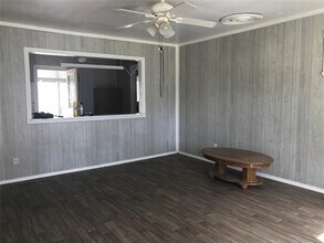 1414 Woodward St in Damon, TX - Building Photo - Building Photo