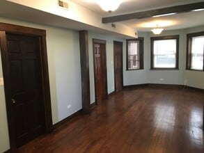 3043 W Belden Ave, Unit Basement in Chicago, IL - Building Photo - Building Photo