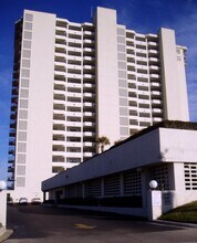 Pelican Point Condominium in Jacksonville Beach, FL - Foto de edificio - Building Photo