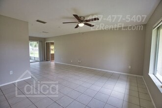 6667 Carovel Ave in North Port, FL - Building Photo - Building Photo