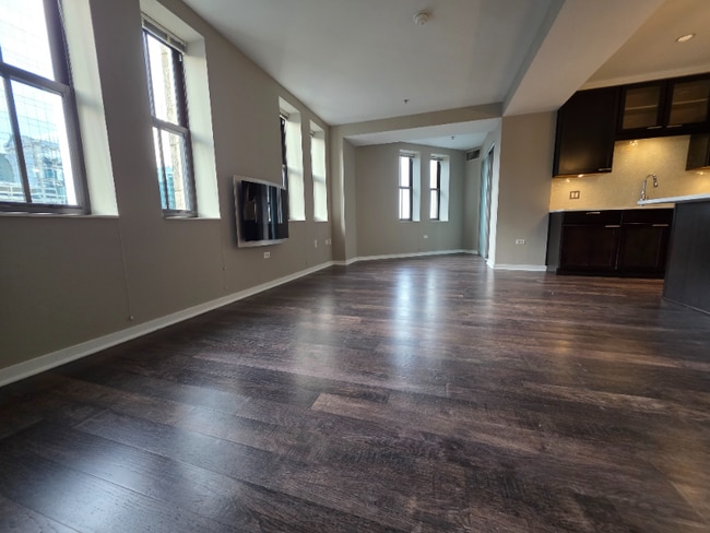 13 W Randolph St in Chicago, IL - Building Photo - Building Photo