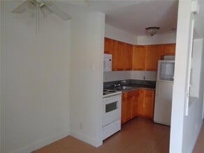 3640 NE 1st Ave., Unit 1 in Oakland Park, FL - Building Photo - Building Photo