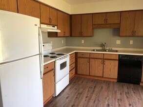 530 Bluebird Ct in Onalaska, WI - Building Photo - Building Photo