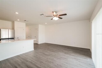 8498 Lofty Timber Wy in Wesley Chapel, FL - Building Photo - Building Photo