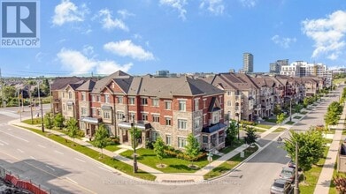 3018 Eighth Line in Oakville, ON - Building Photo - Building Photo