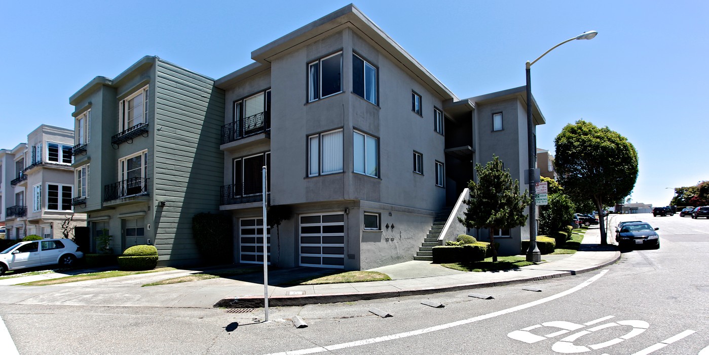 2 Collins St in San Francisco, CA - Building Photo