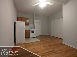 1044 W George St, Unit #1050-205 in Chicago, IL - Building Photo - Building Photo