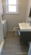 23 N 50th St, Unit 3 in Philadelphia, PA - Foto de edificio - Building Photo