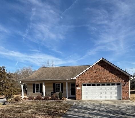 145 Greenhaven Dr in Archdale, NC - Building Photo