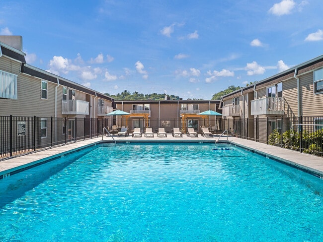 The Reserve at Red Bank Apartment Homes in Chattanooga, TN - Building Photo - Building Photo