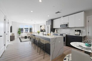 25 2nd St, Unit 403 in Chelsea, MA - Building Photo
