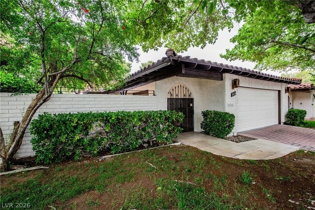 property at 3416 Cll Del Torre