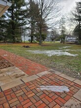 7 Bedford Dr, Unit Apt. 1 in Latham, NY - Foto de edificio - Building Photo