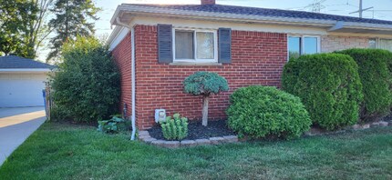 30419 Iroquois Dr in Warren, MI - Building Photo - Building Photo
