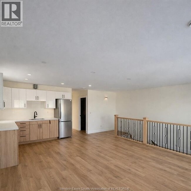 1327 HENRY Frd in Windsor, ON - Building Photo - Building Photo