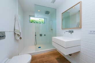 575 W 50th St in Miami Beach, FL - Building Photo - Building Photo