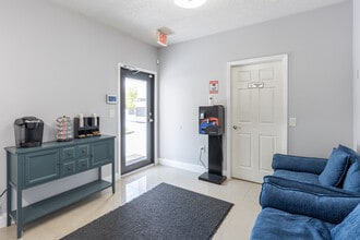 Viewmax Apartments in Lauderhill, FL - Building Photo - Interior Photo