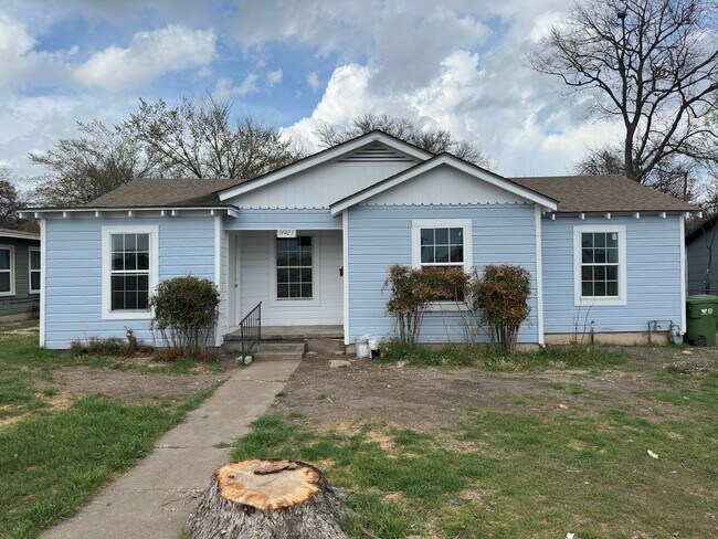 3921 Roselawn Dr in Waco, TX - Building Photo - Building Photo