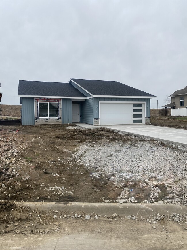 property at 192 Huntington Dr